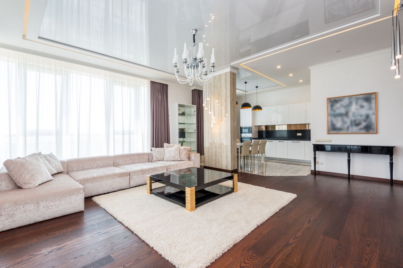 Bright, elegantly finished living space